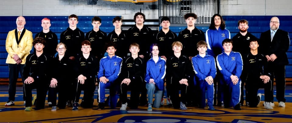Centreville falls to Schoolcraft in District wrestling finals